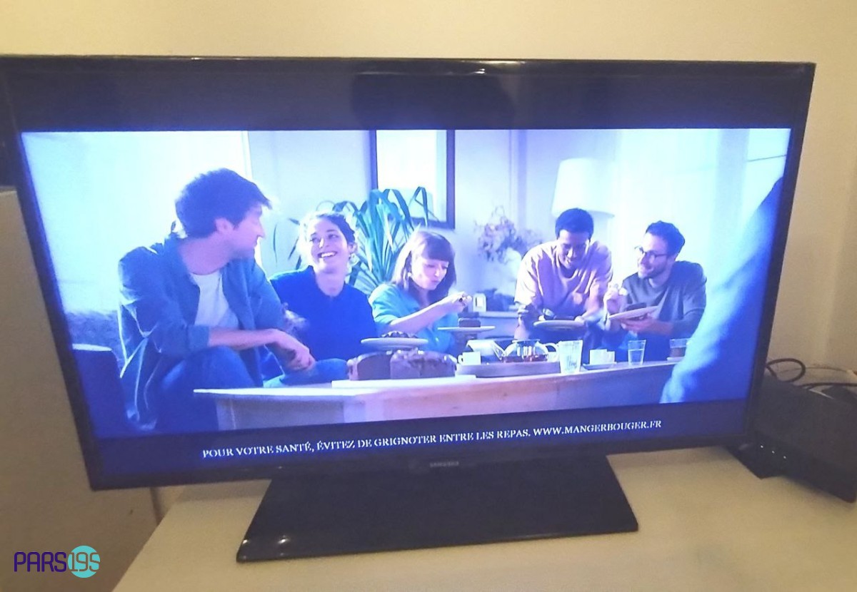 فروش تلویزیون سامسونگ 42 اینچ و میز