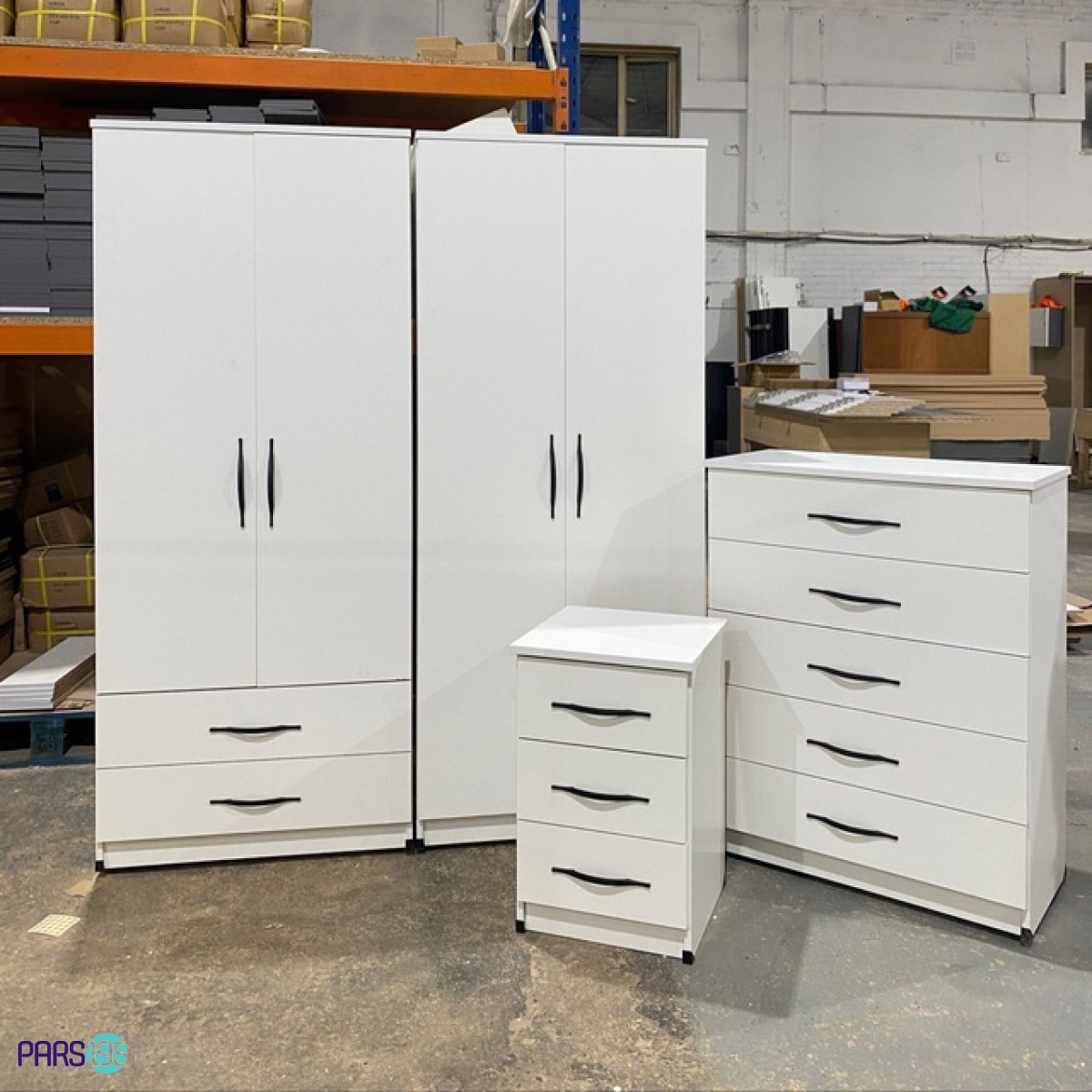 نیروی جوان برای همکاری در تولید لوازم اتاق خواب (ام دی اف)