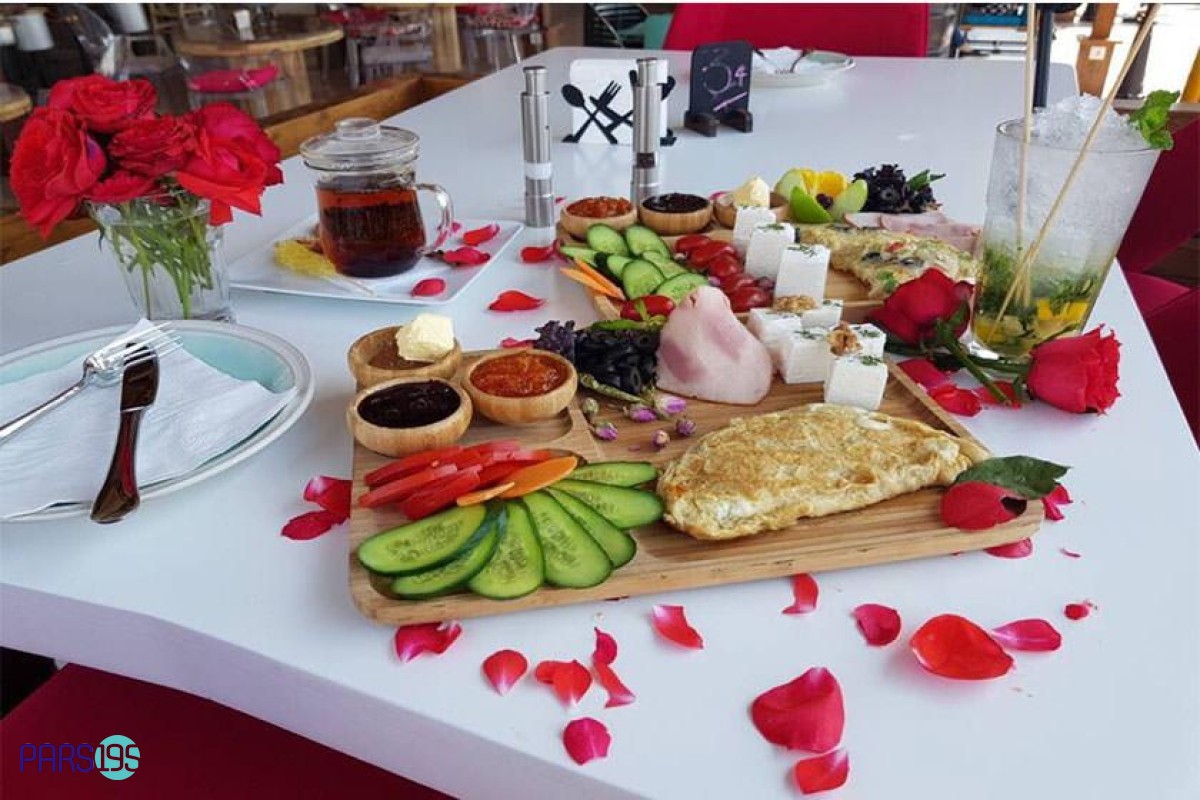 استخدام ویتر در رستوران ایرانی آنتیکا در maida vale