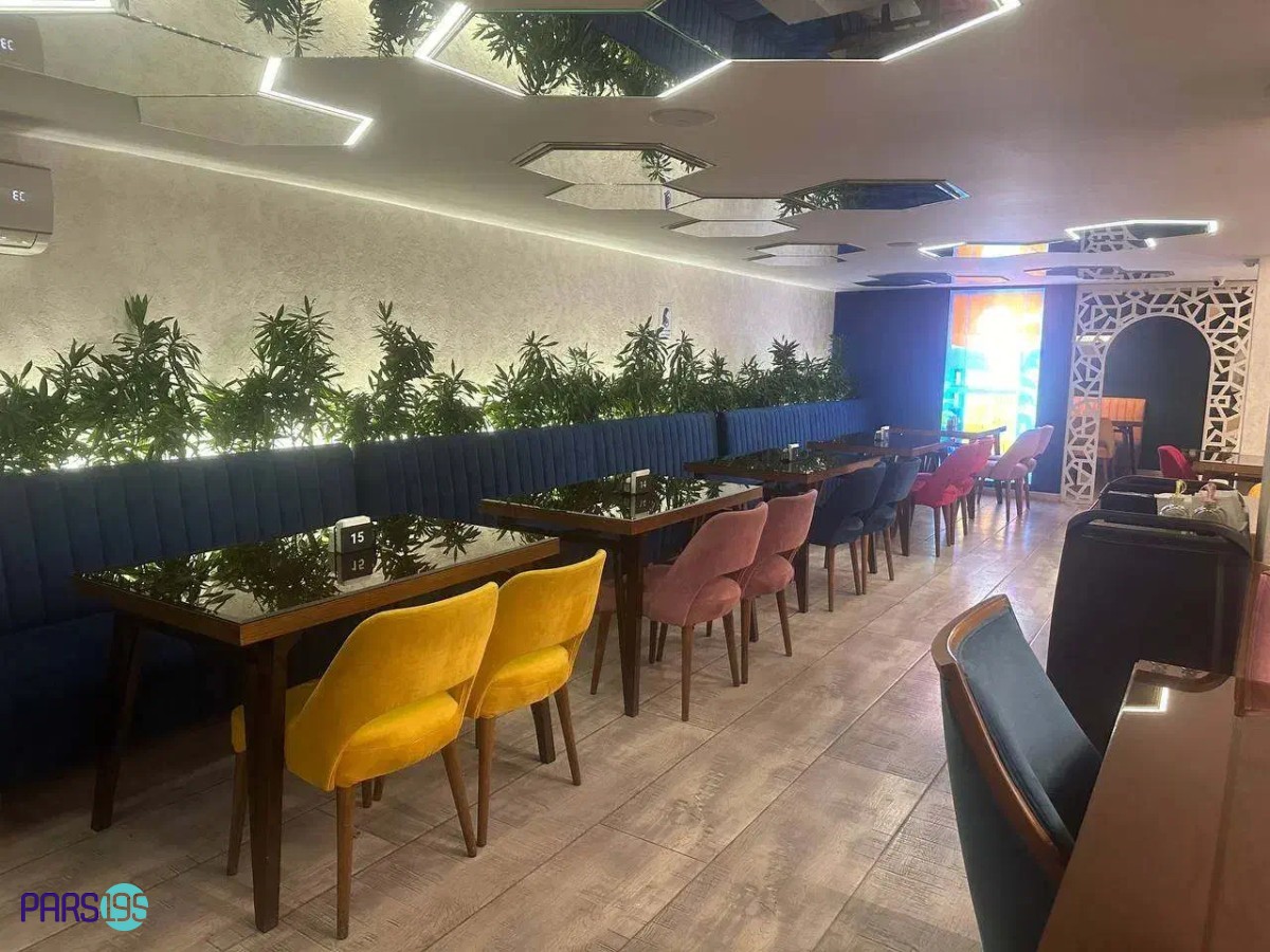 نیازمند نیروی سالن در رستوران ايرانی در كريستال پالاس